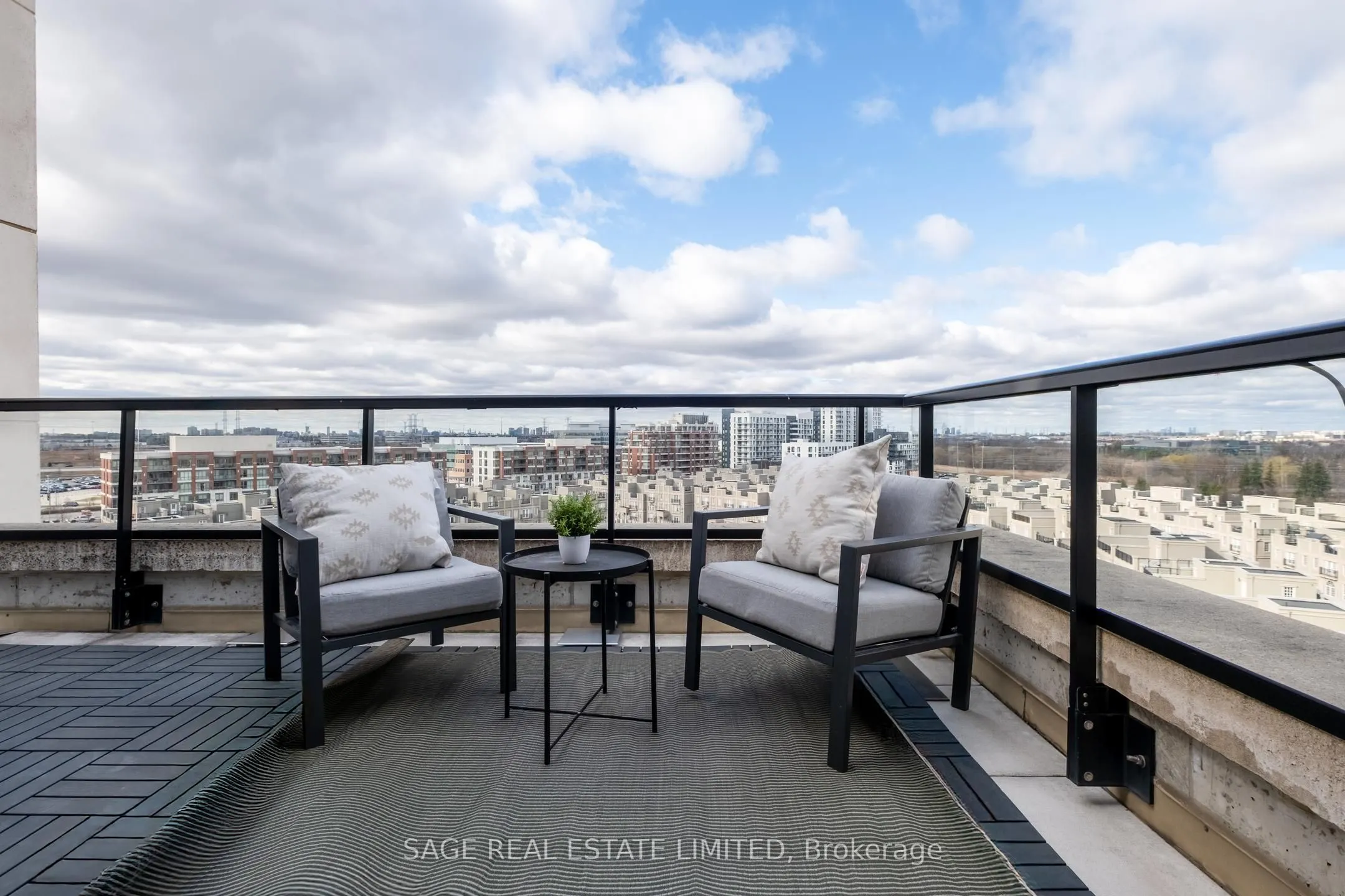 131 Upper Duke Crescent, #1007