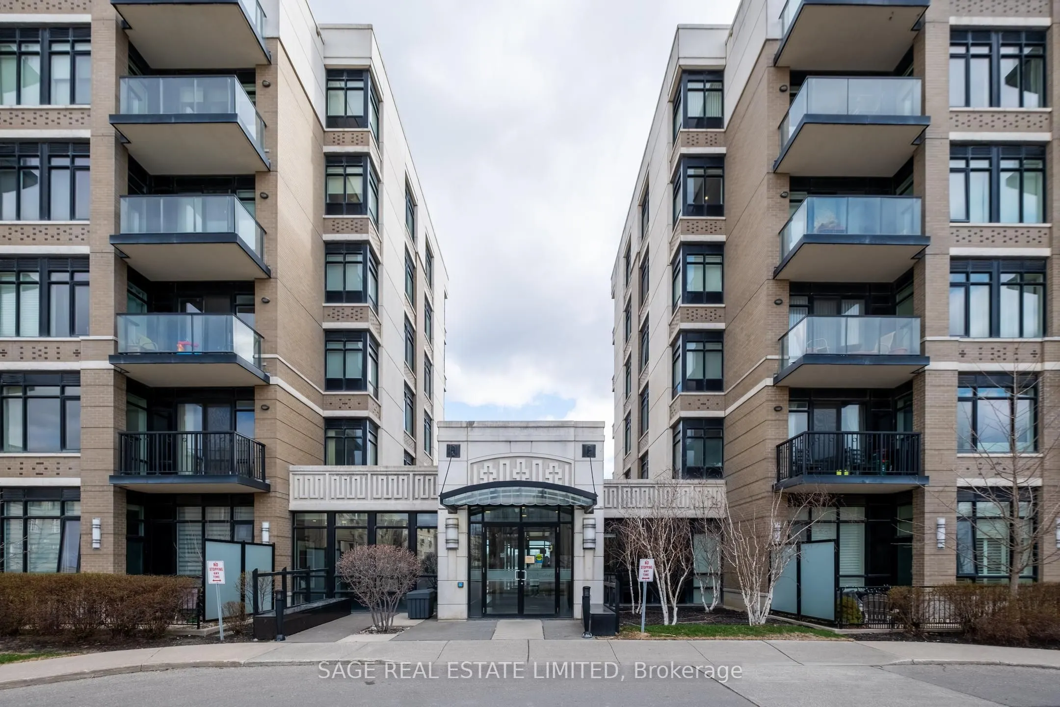 131 Upper Duke Crescent, #1007