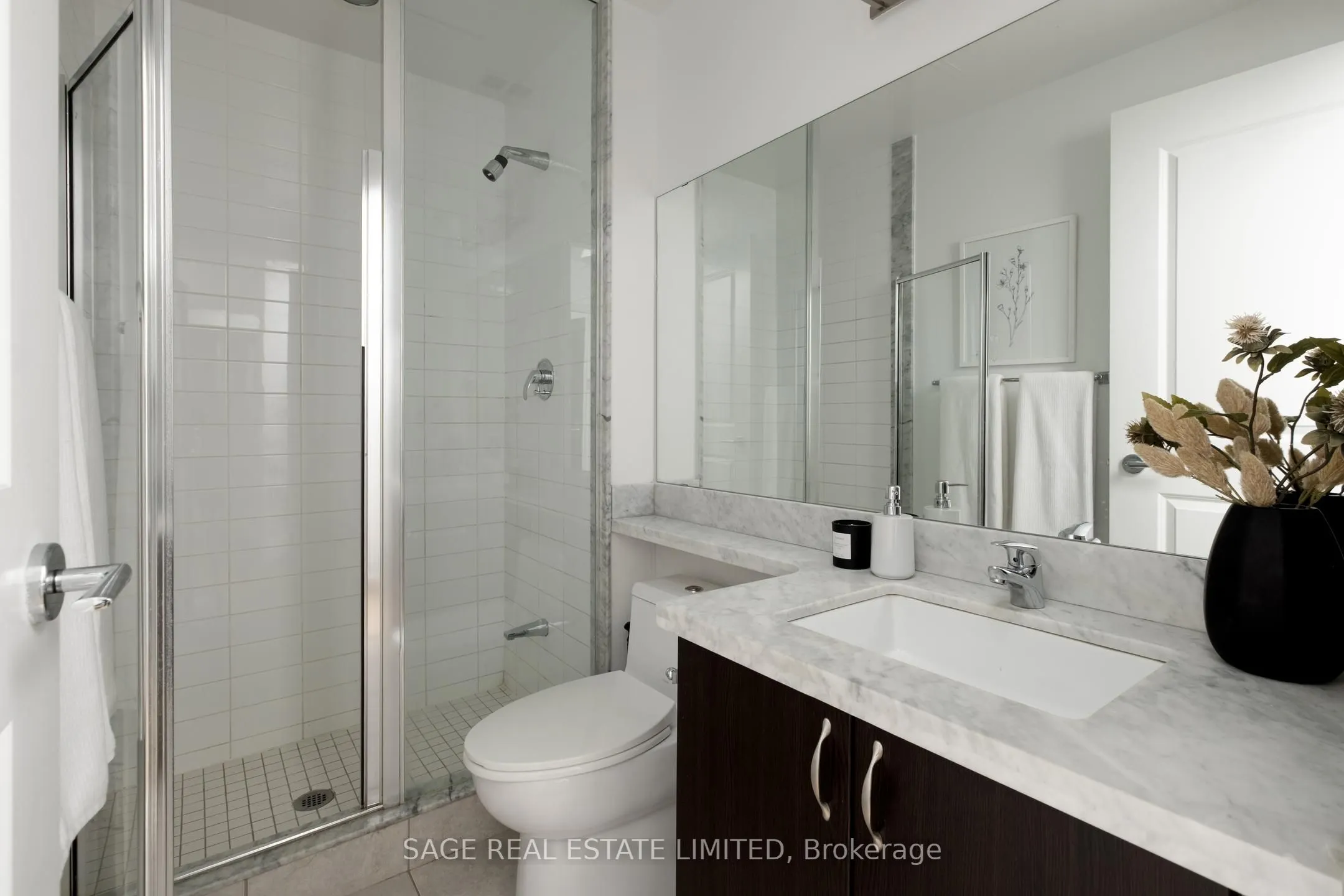 131 Upper Duke Crescent, #1007