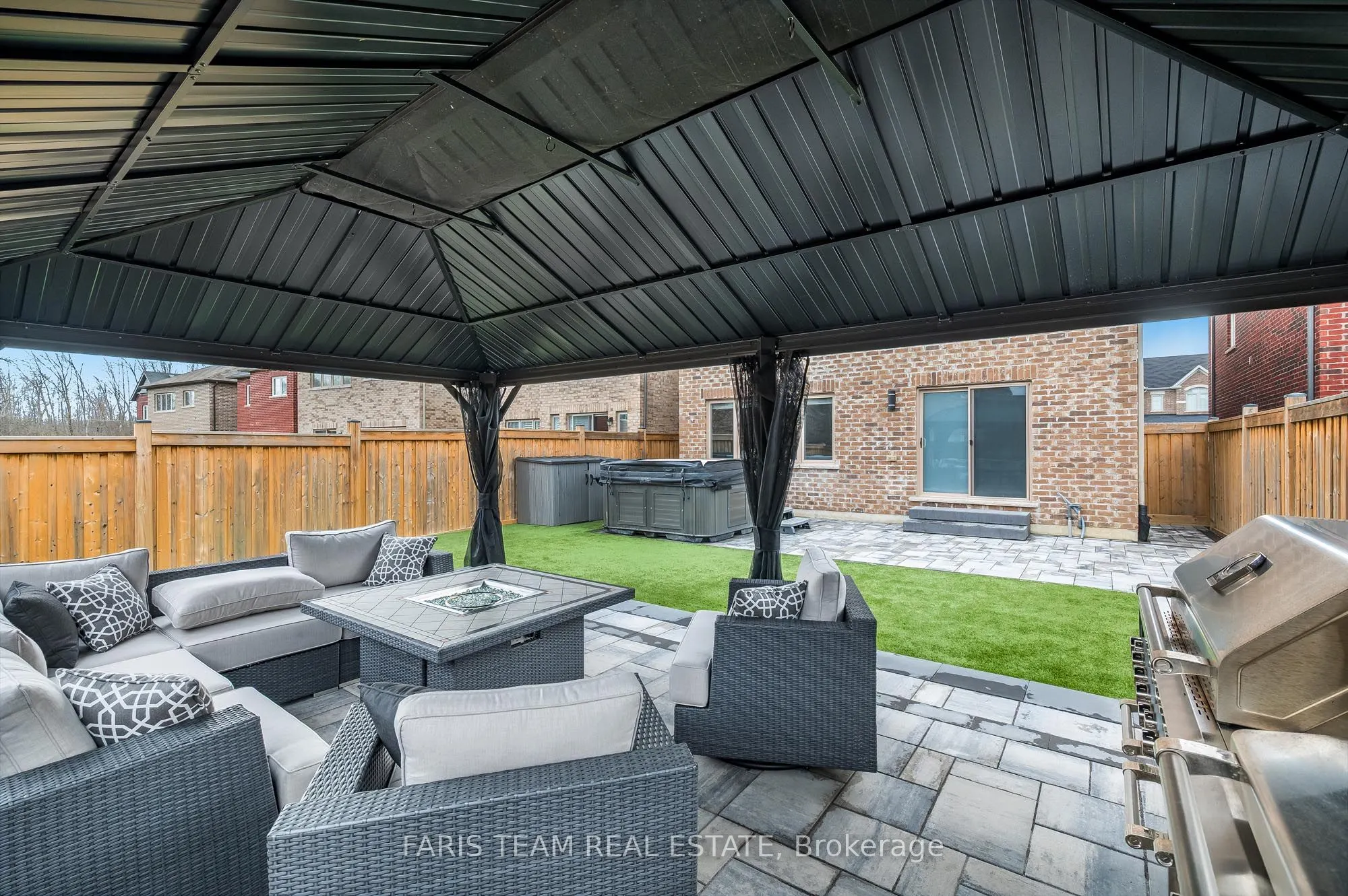 1464 Farrow Crescent