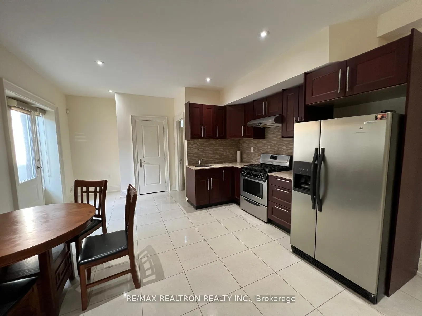 133 Elmwood Avenue N, #BSMT