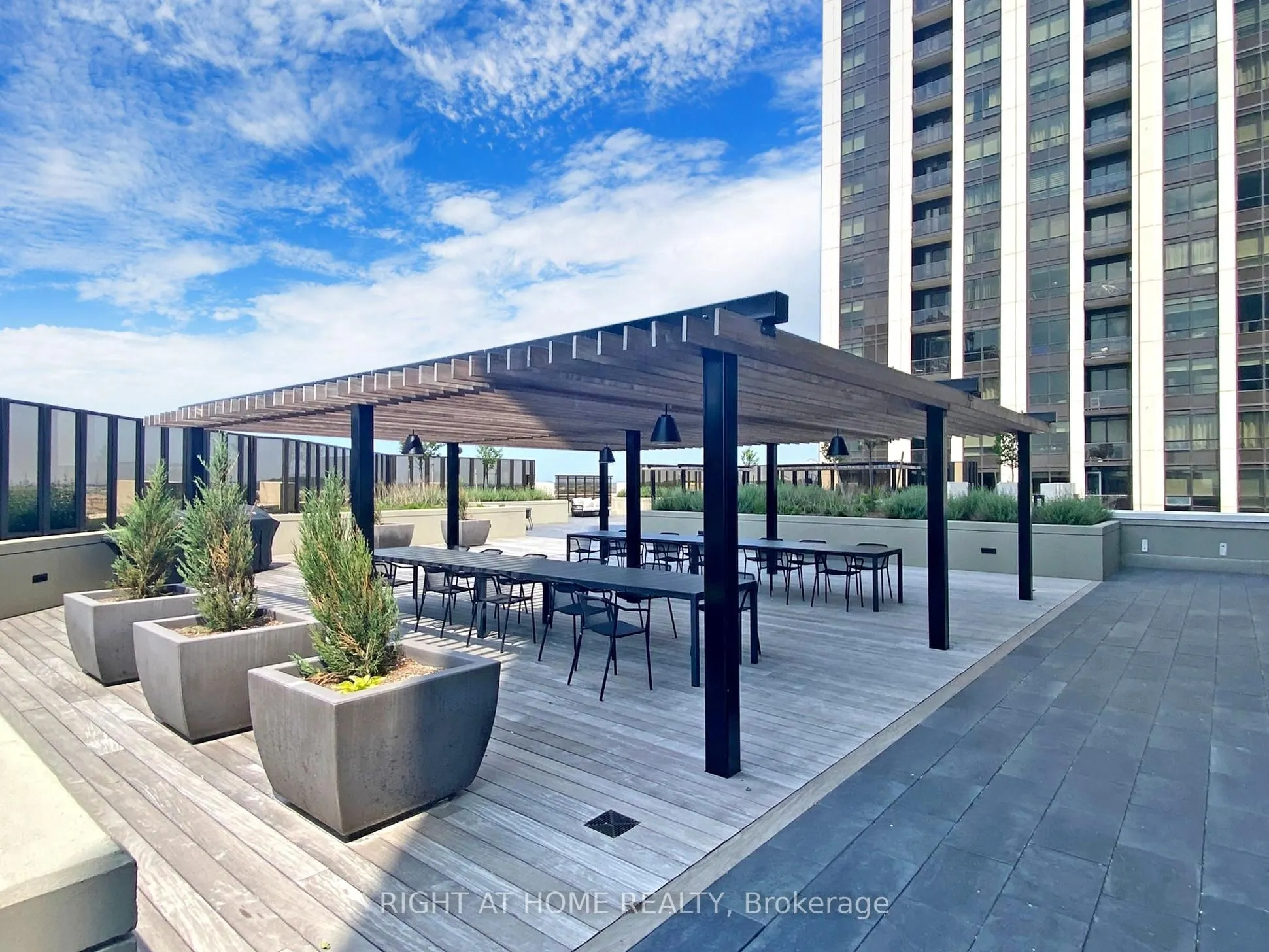 9075 Jane Street #106