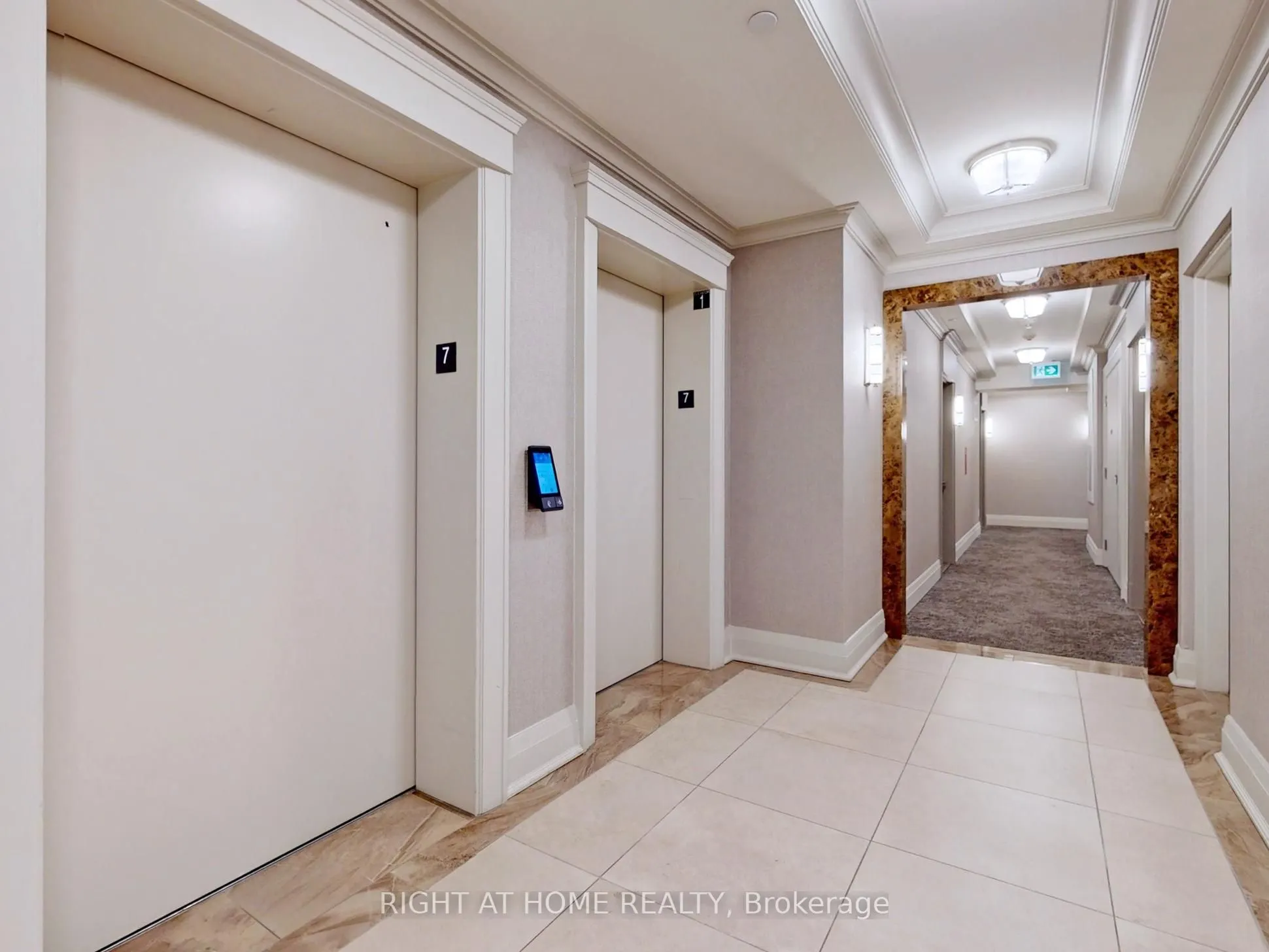 9075 Jane Street #106