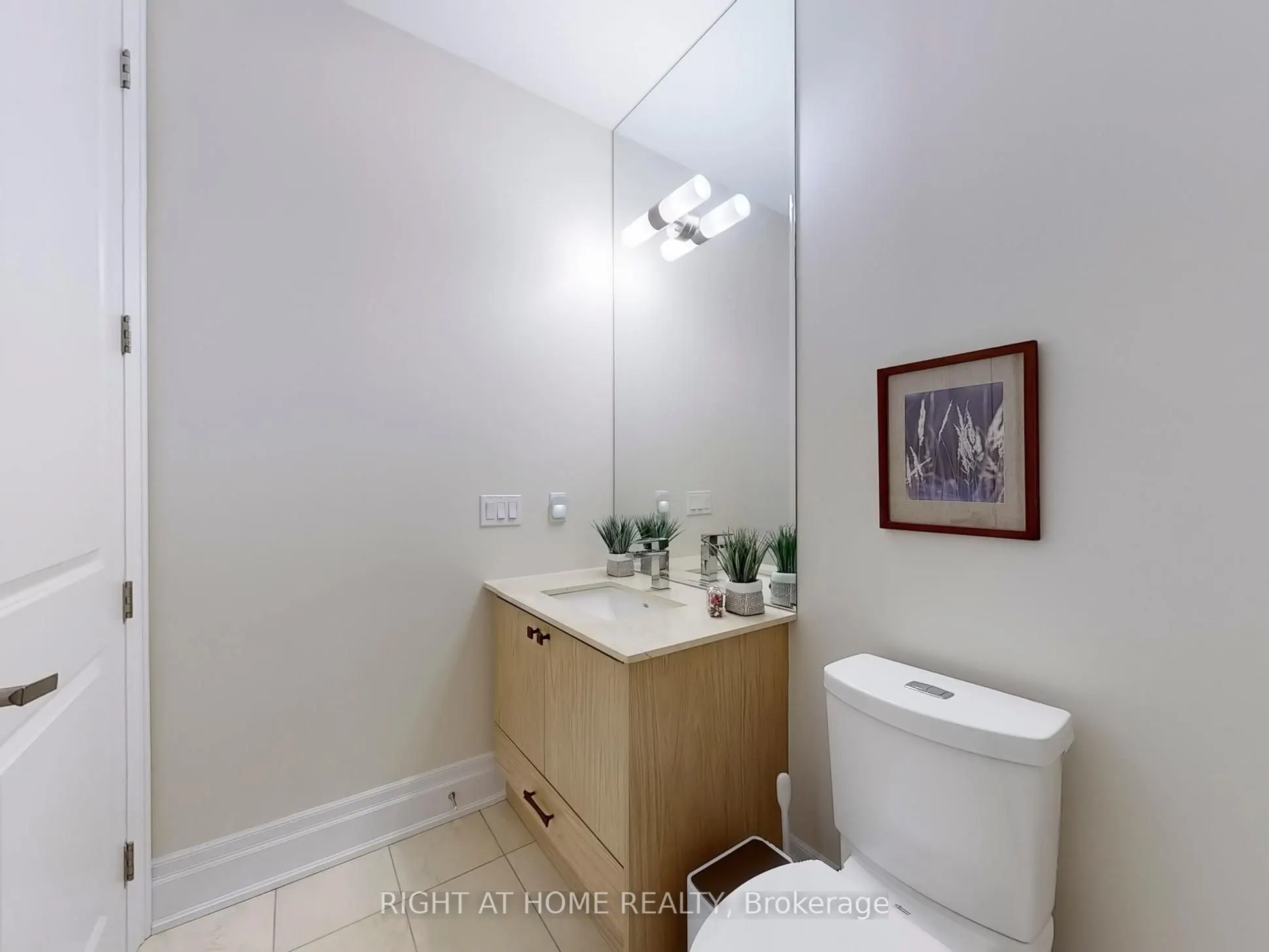 9075 Jane Street #106
