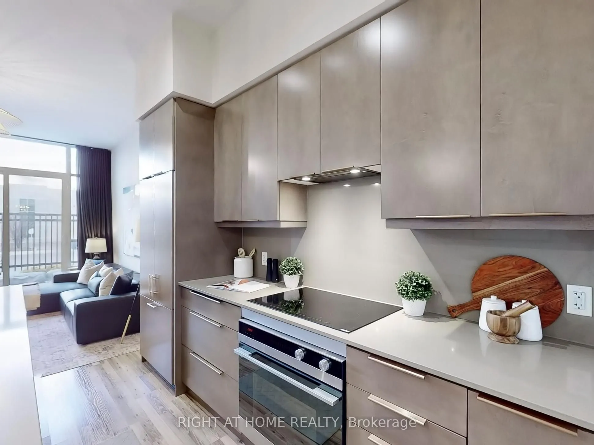 9075 Jane Street #106