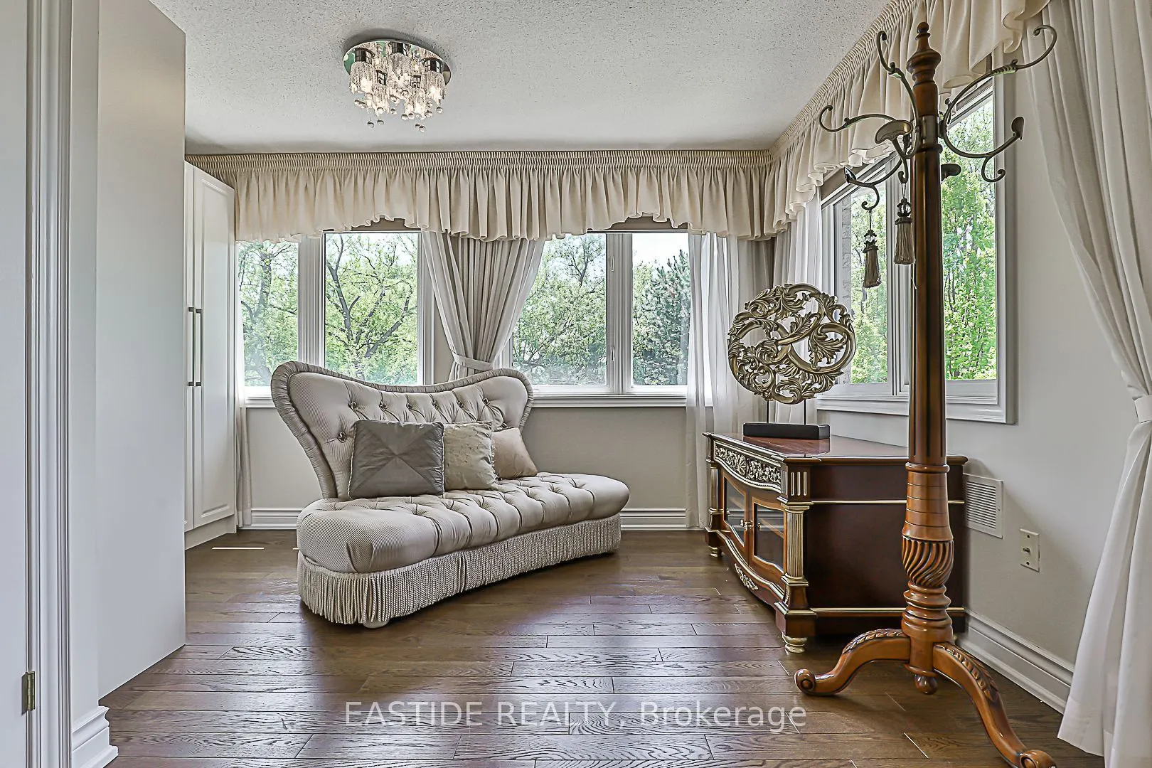 27 Brimwood Crescent
