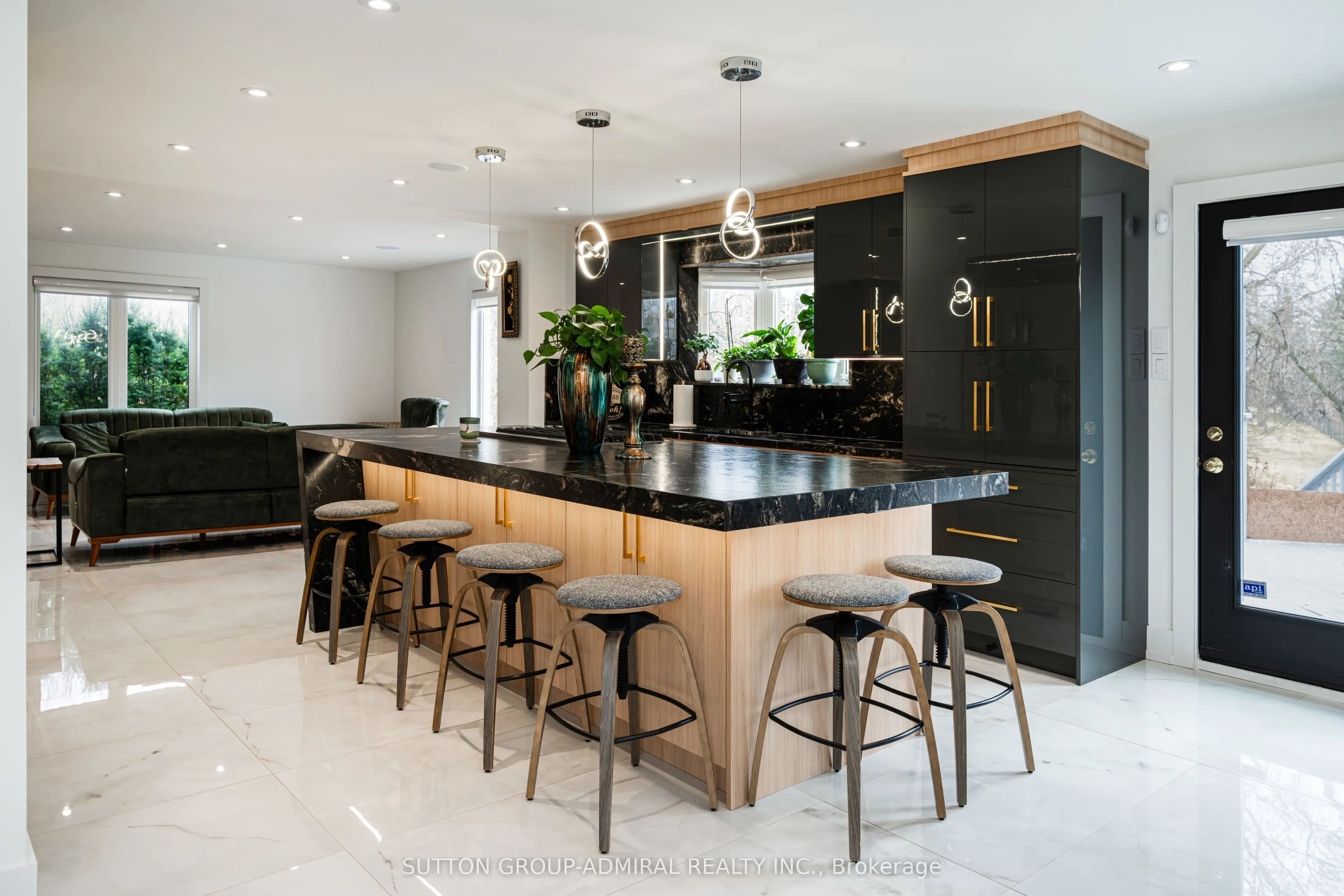 60 Maple Way