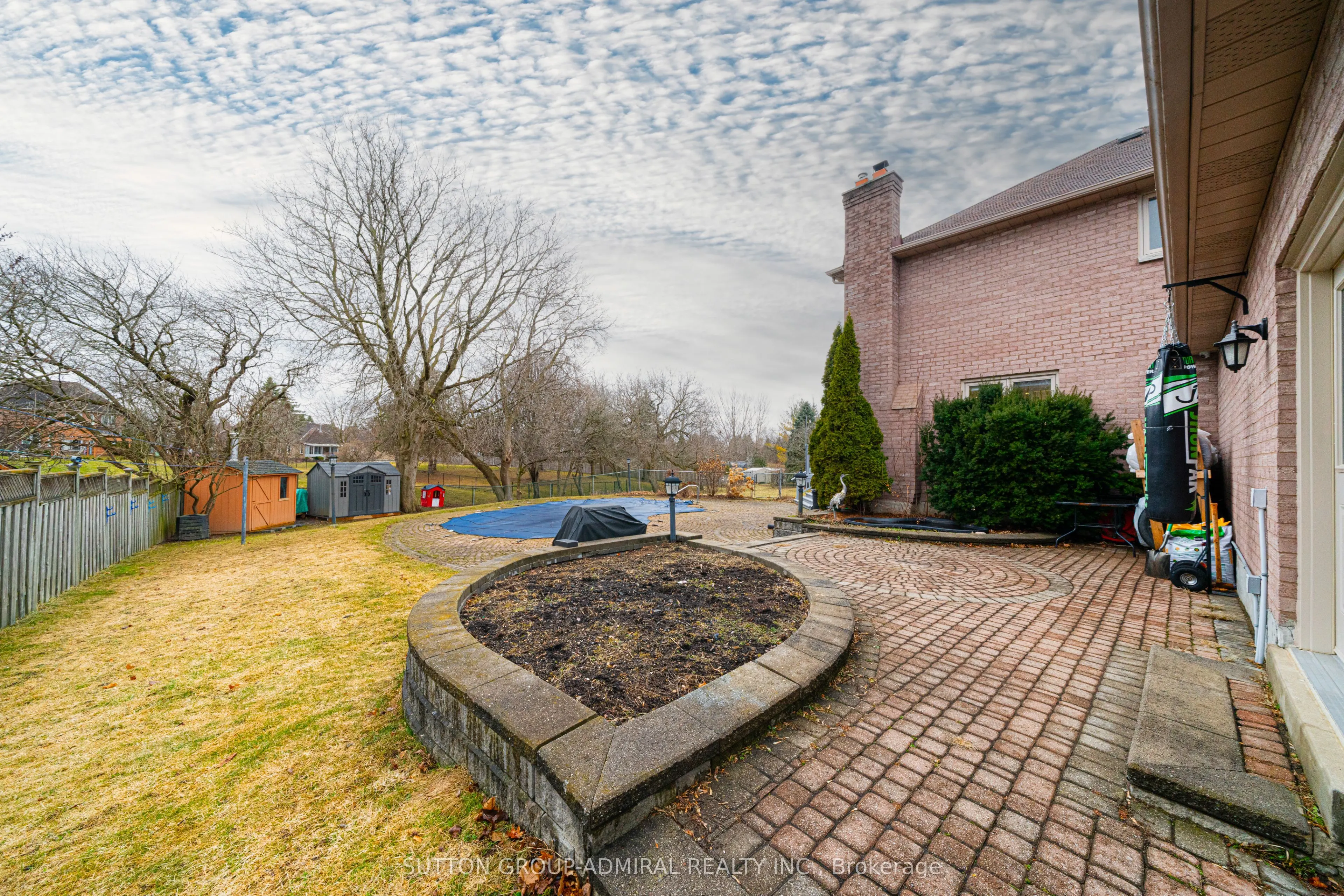 60 Maple Way