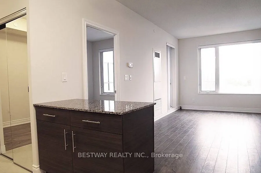 325 South Park Road, #720