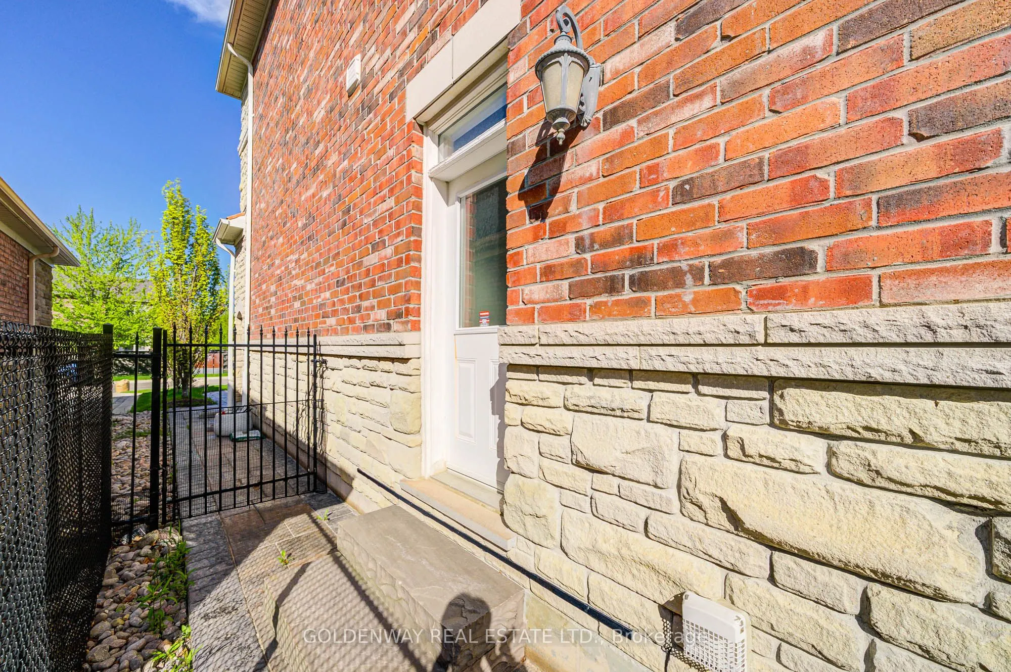 229 Hunterwood Chase