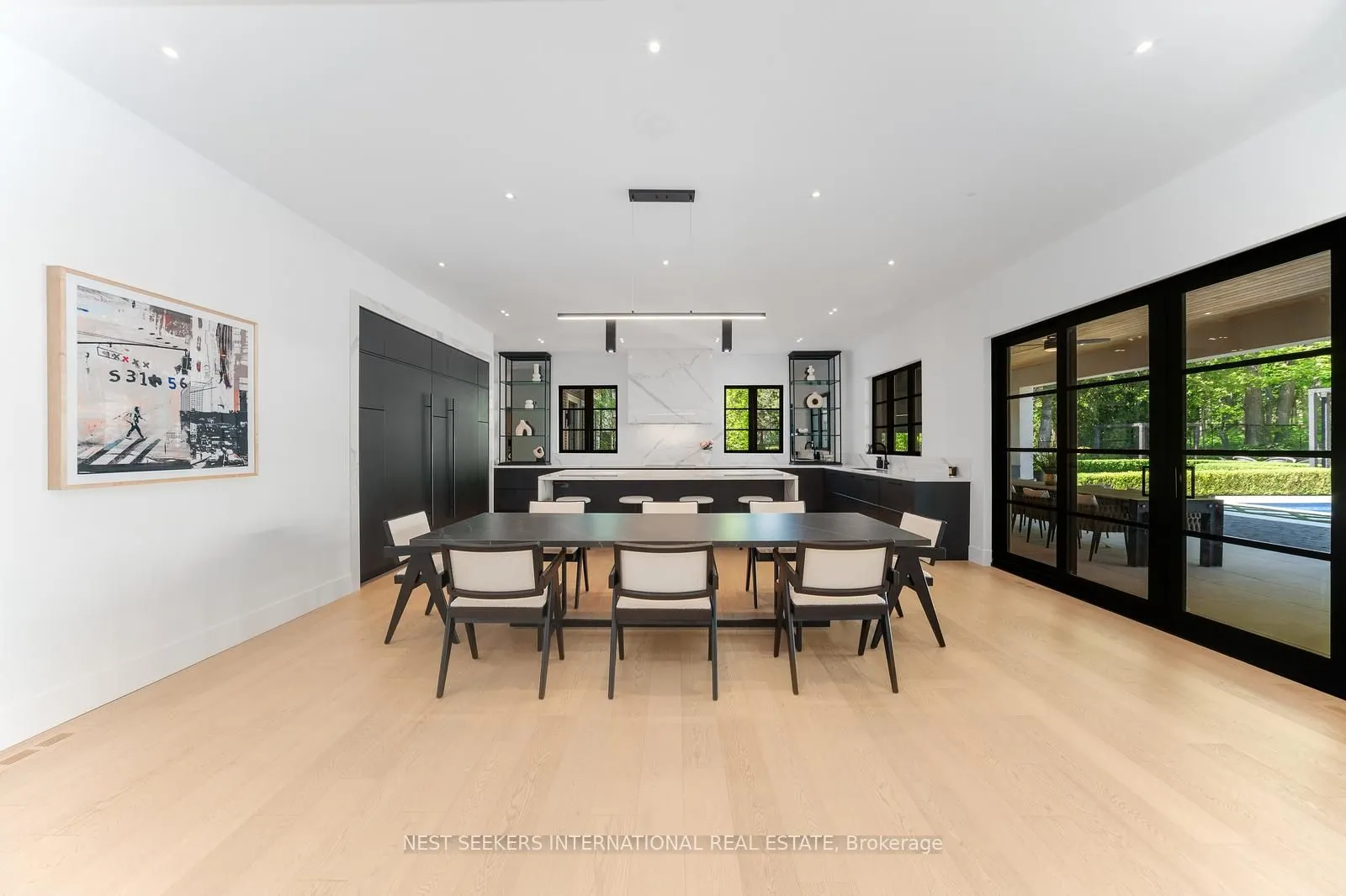 6 Forestave Crescent