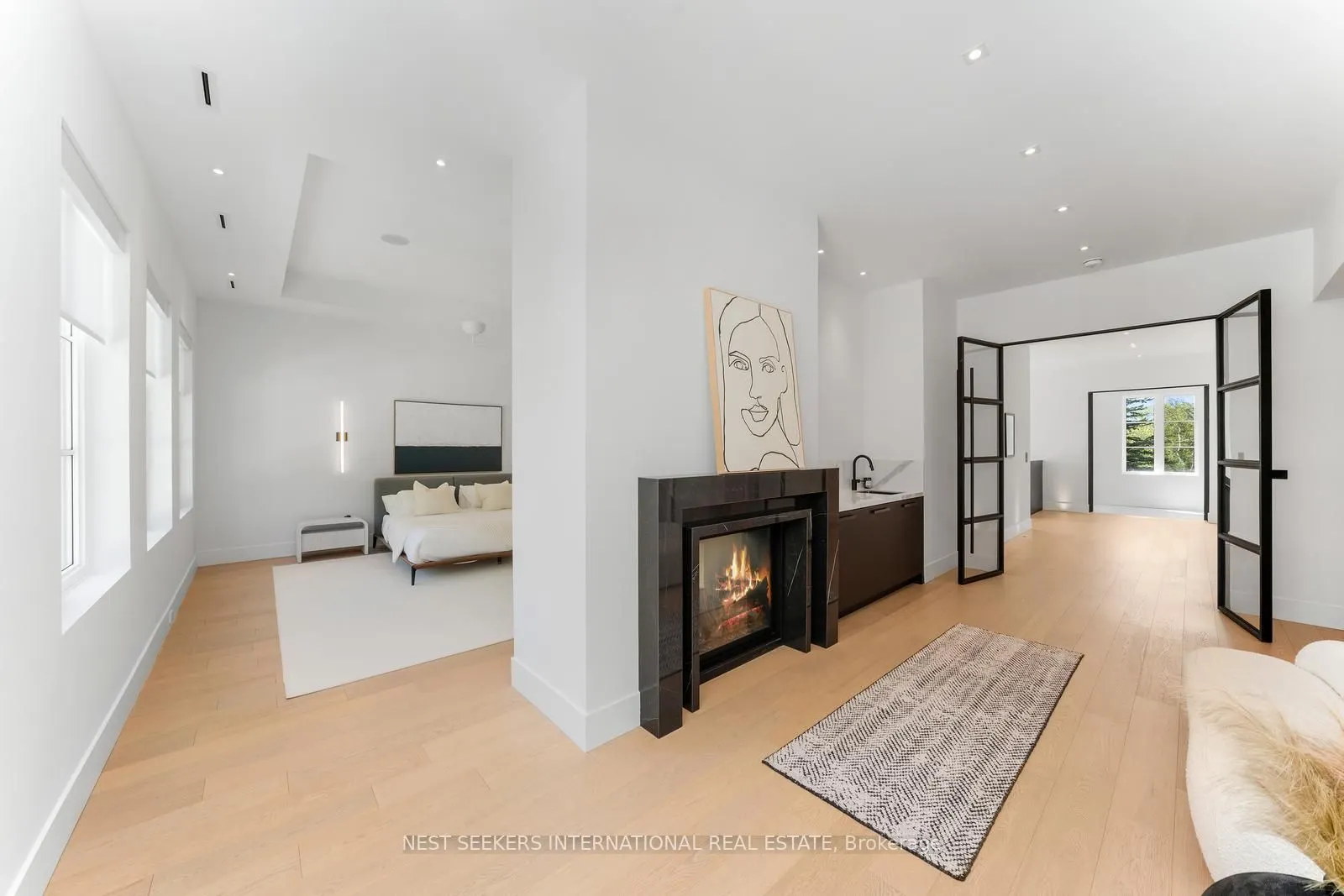 6 Forestave Crescent