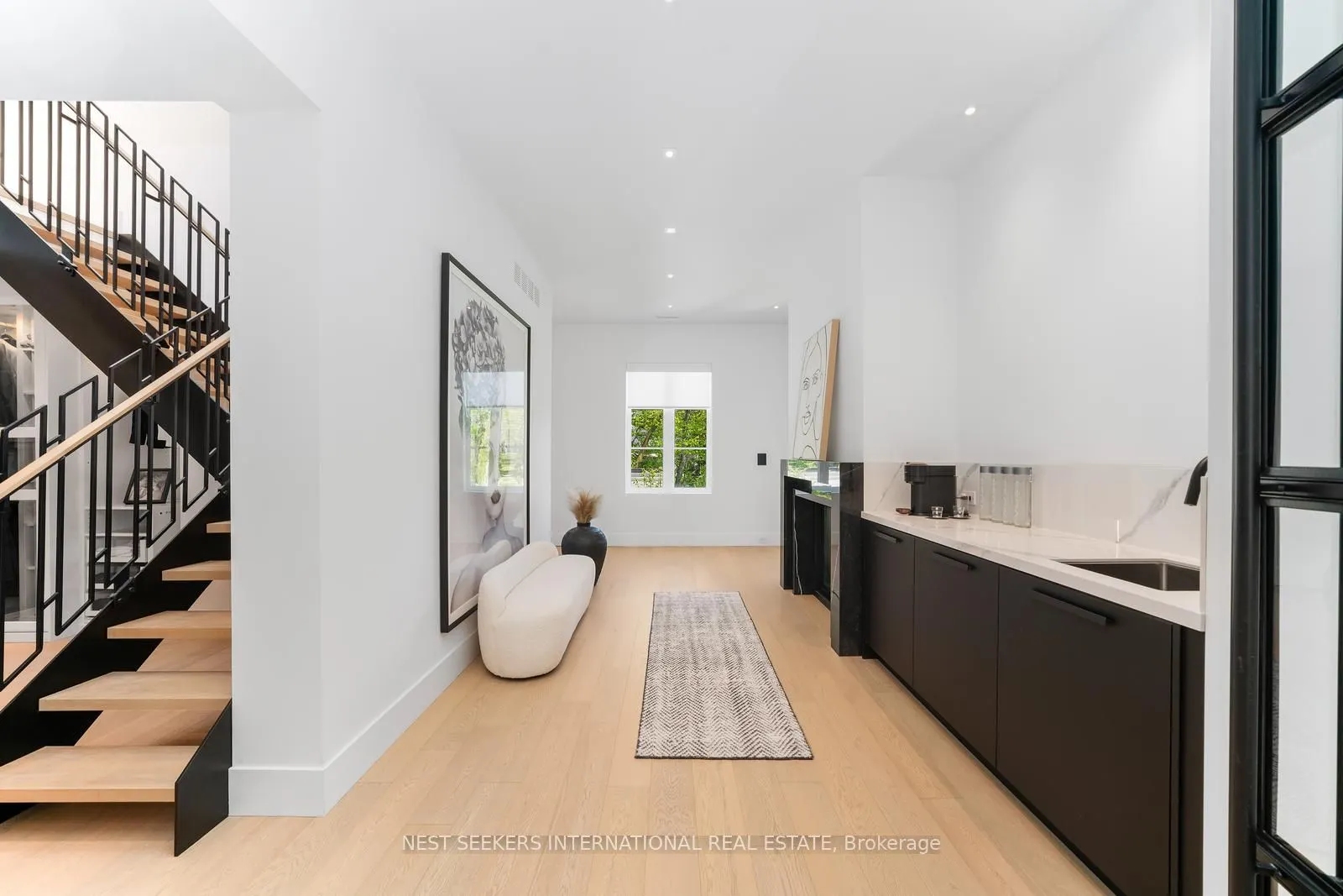 6 Forestave Crescent