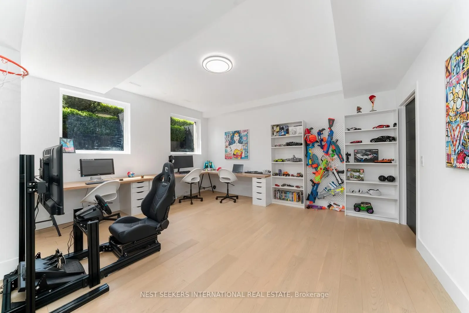 6 Forestave Crescent