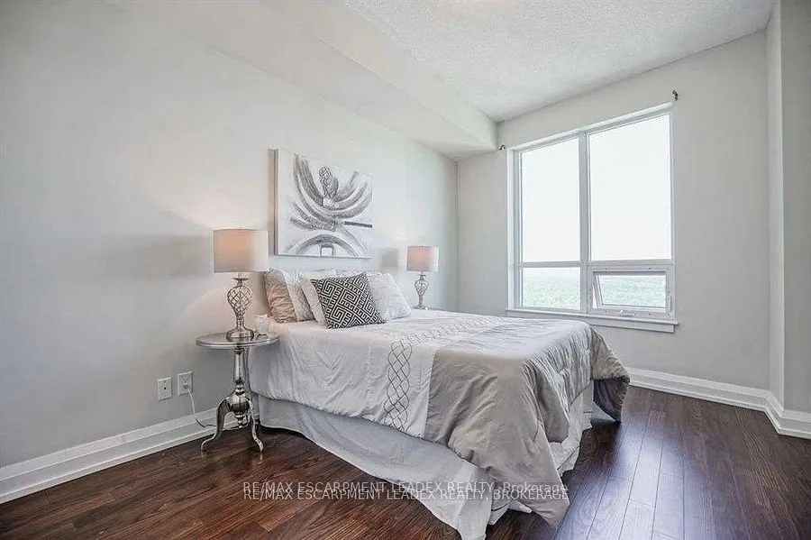 7161 Yonge Street, #2731