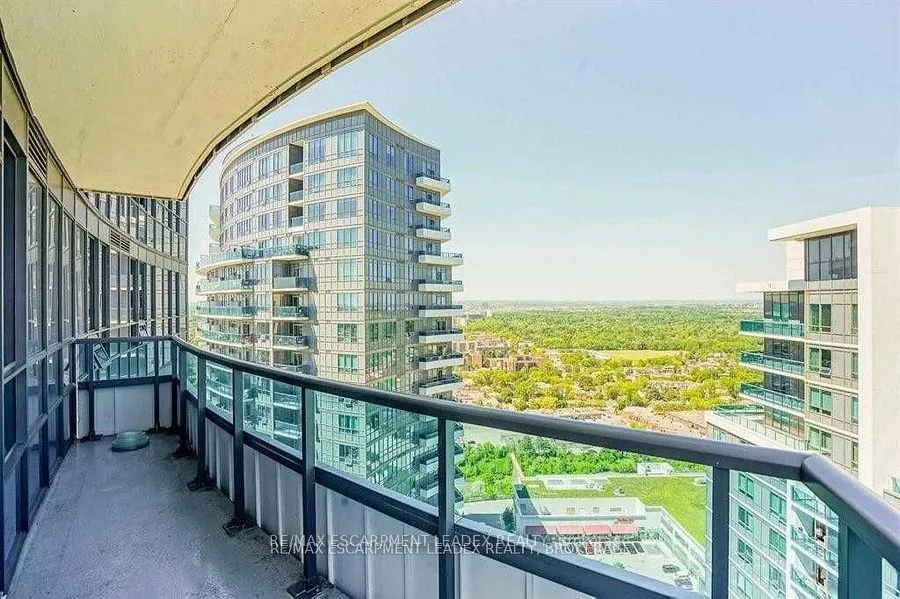 7161 Yonge Street, #2731