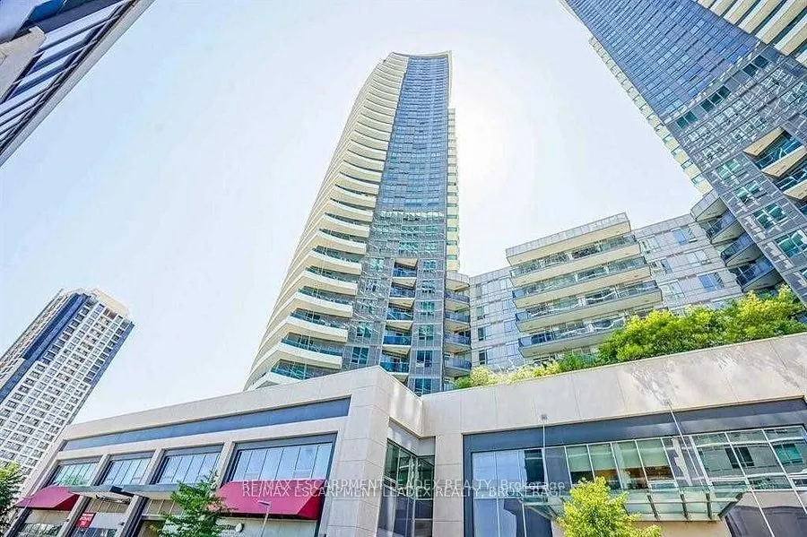 7161 Yonge Street, #2731
