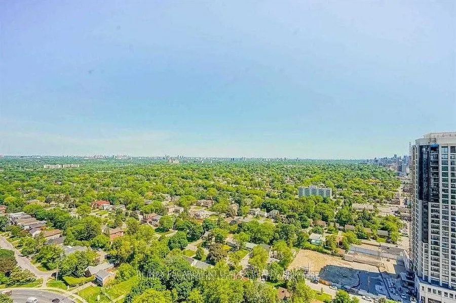 7161 Yonge Street, #2731