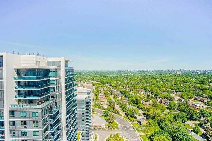 7161 Yonge Street, #2731