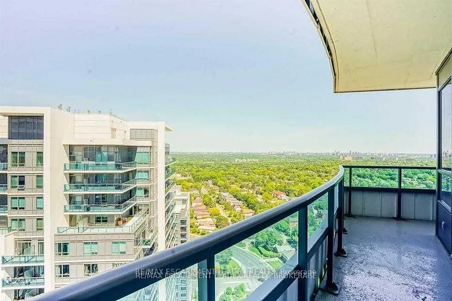 7161 Yonge Street, #2731
