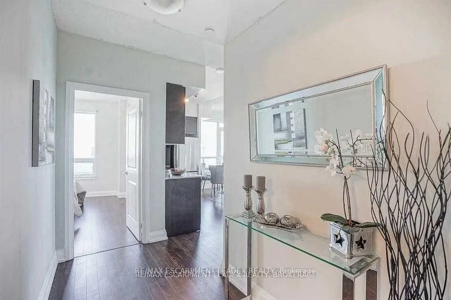 7161 Yonge Street, #2731