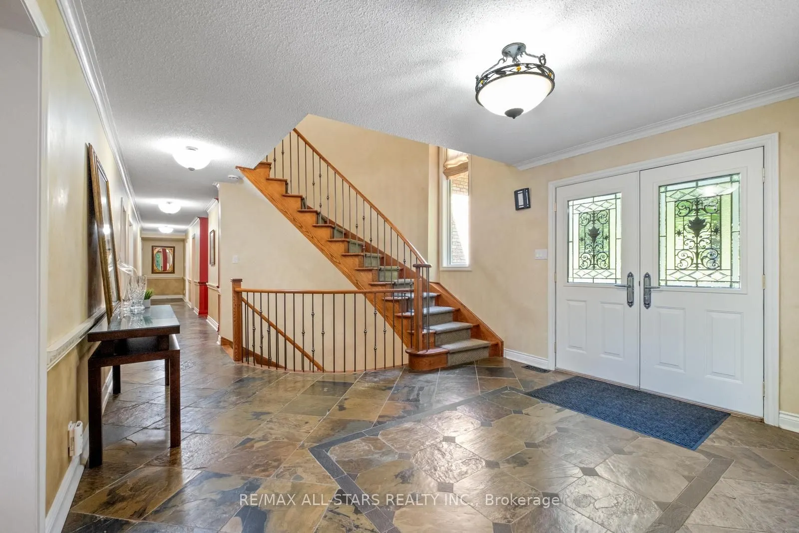 15 Skyridge Court