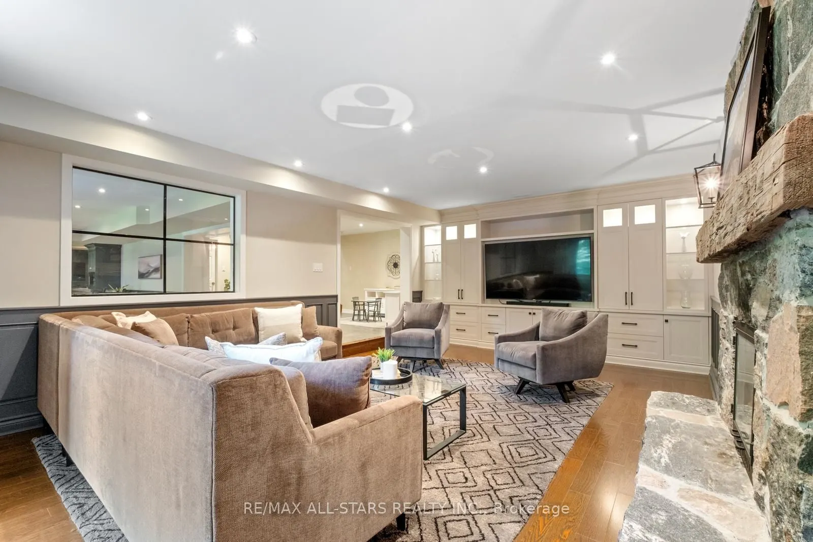 15 Skyridge Court