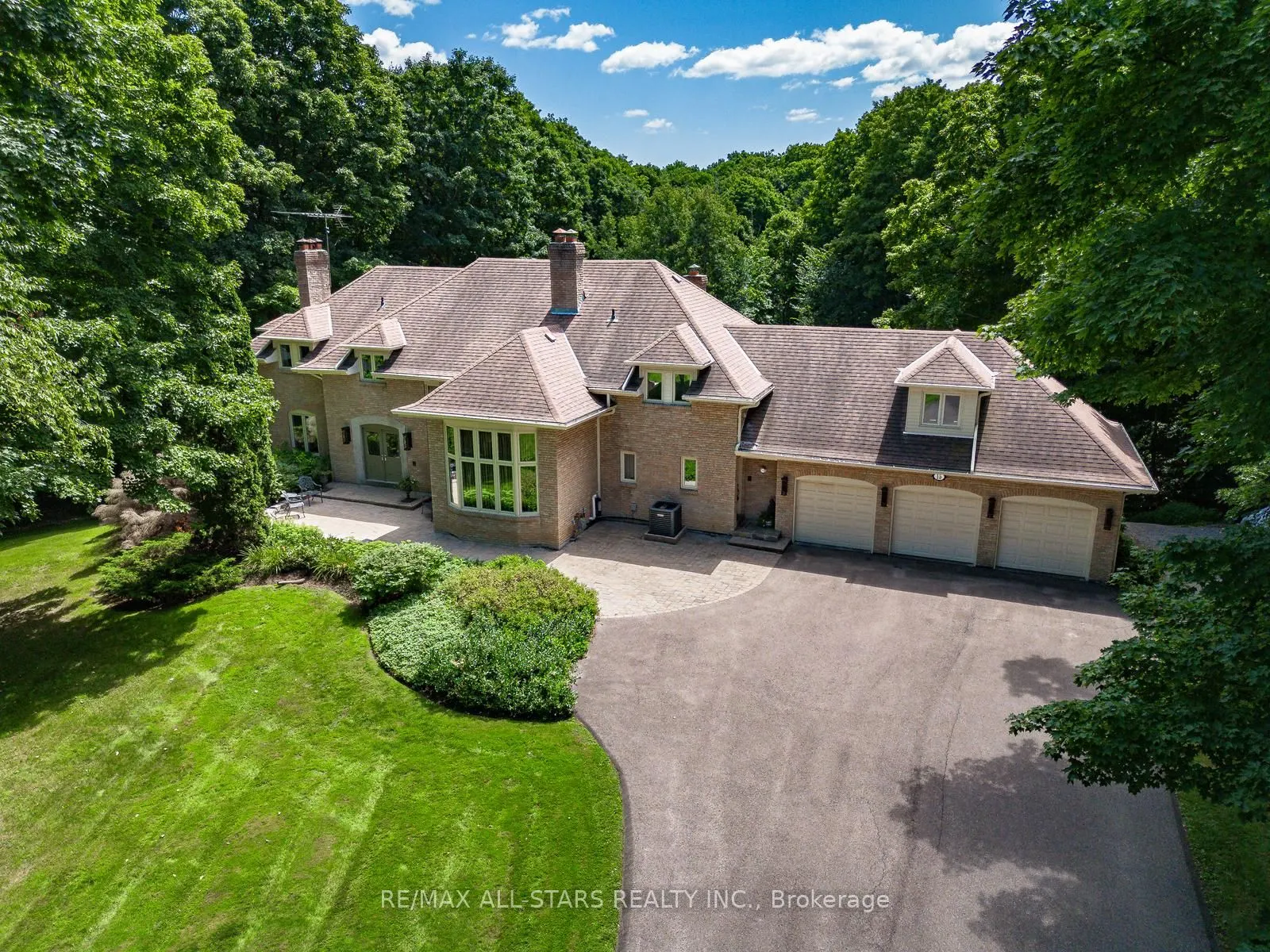 15 Skyridge Court