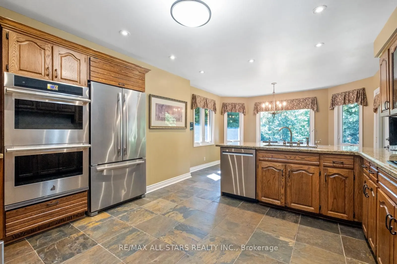 15 Skyridge Court
