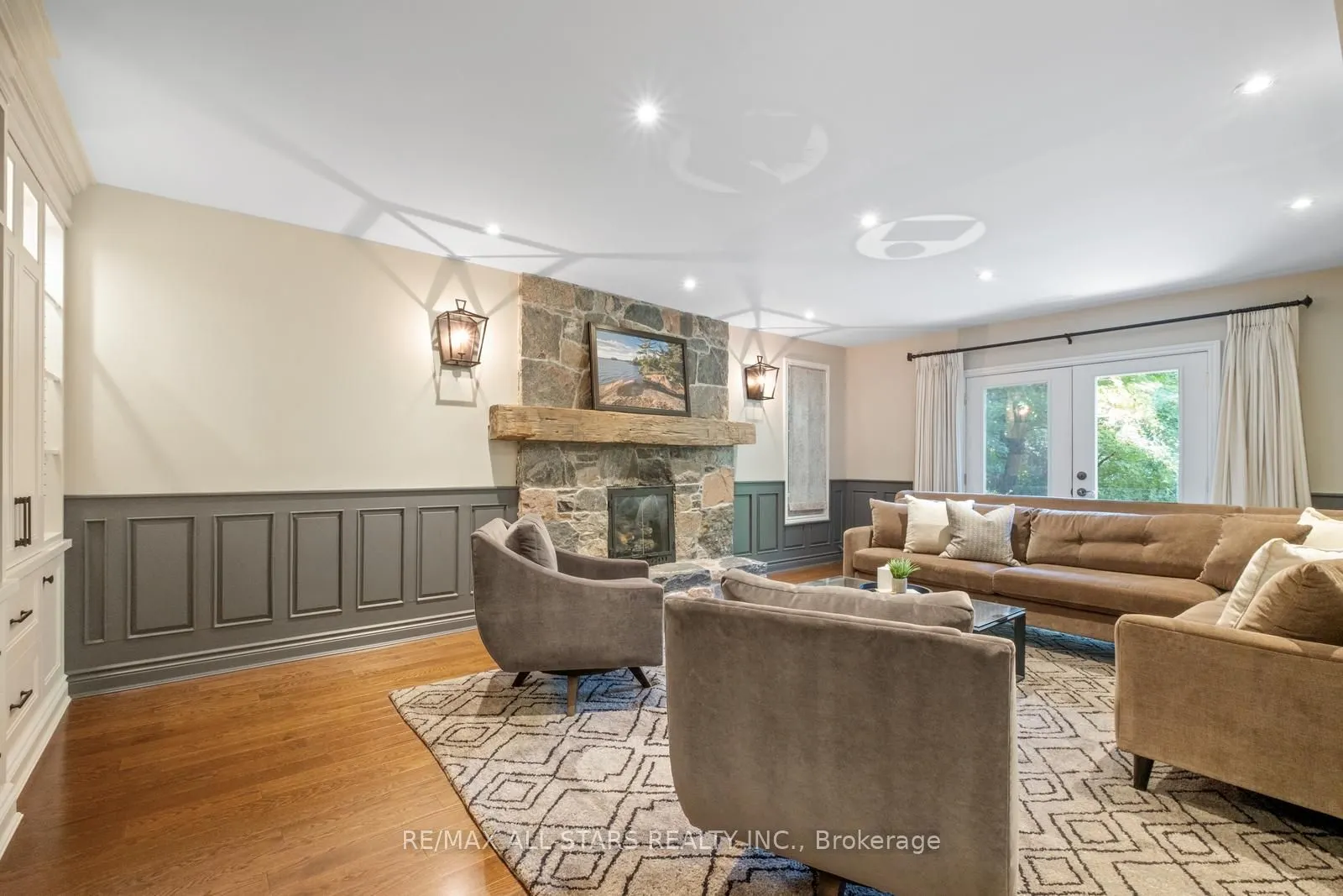 15 Skyridge Court