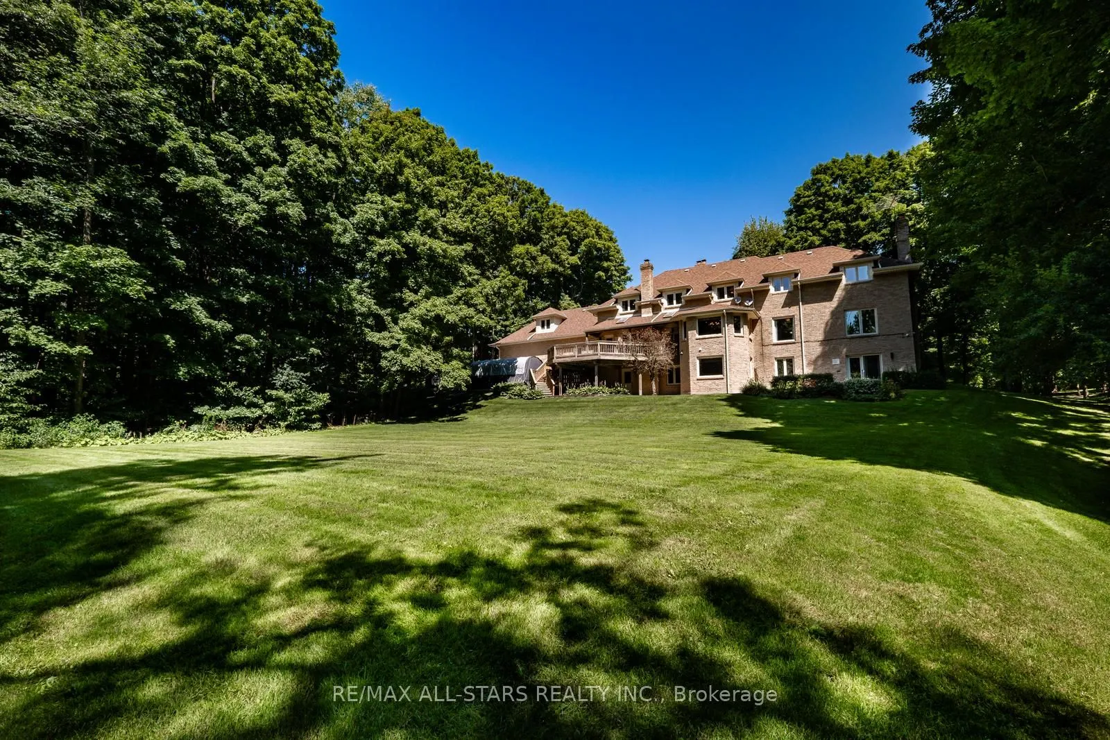 15 Skyridge Court