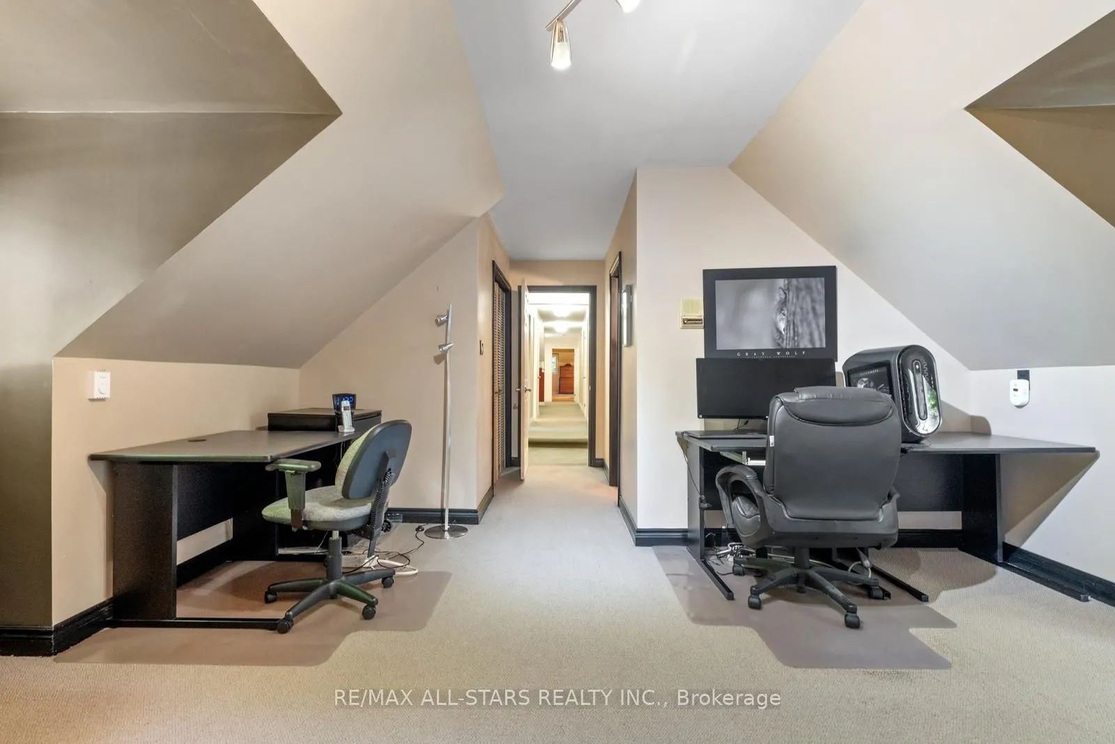 15 Skyridge Court