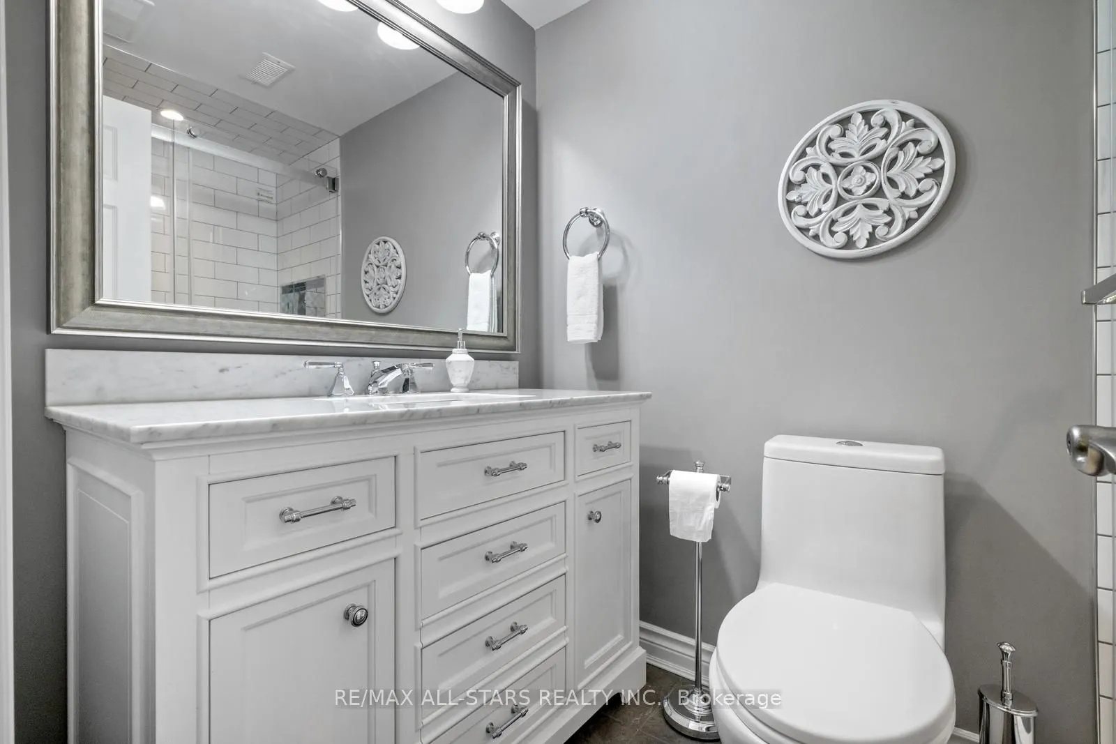 15 Skyridge Court