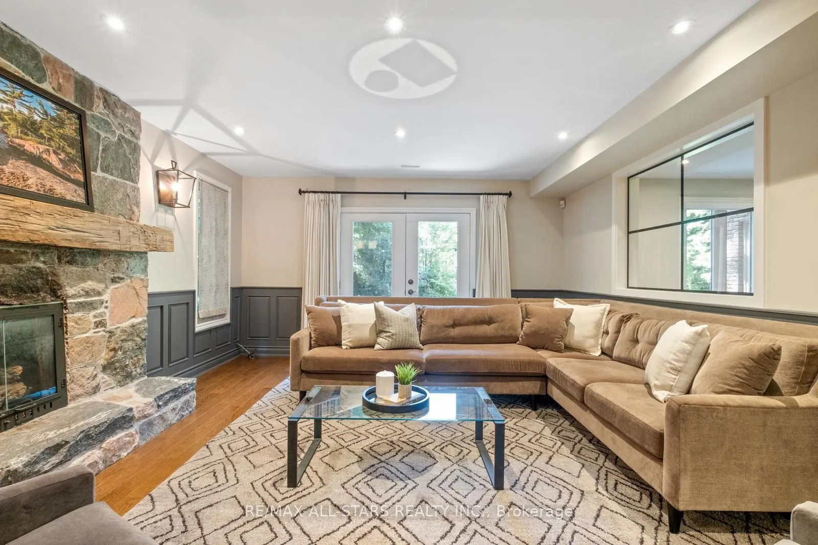 15 Skyridge Court