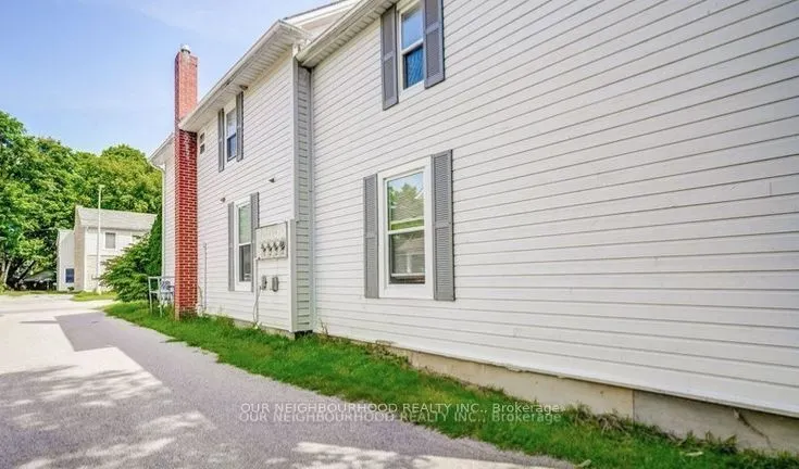 81 Wellington Street E