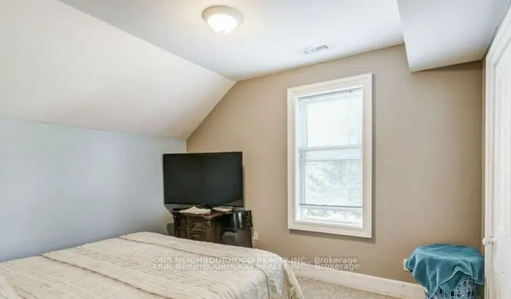 81 Wellington Street E