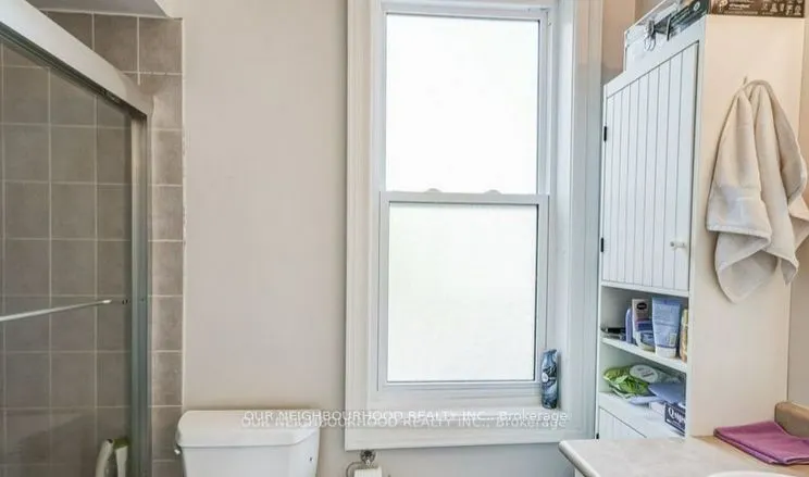 81 Wellington Street E