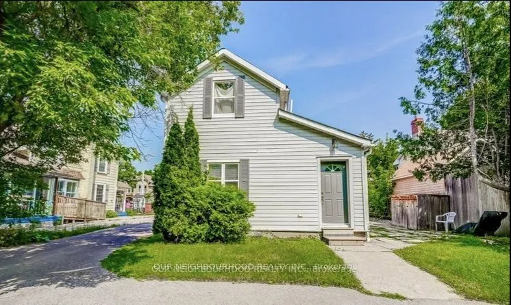 81 Wellington Street E