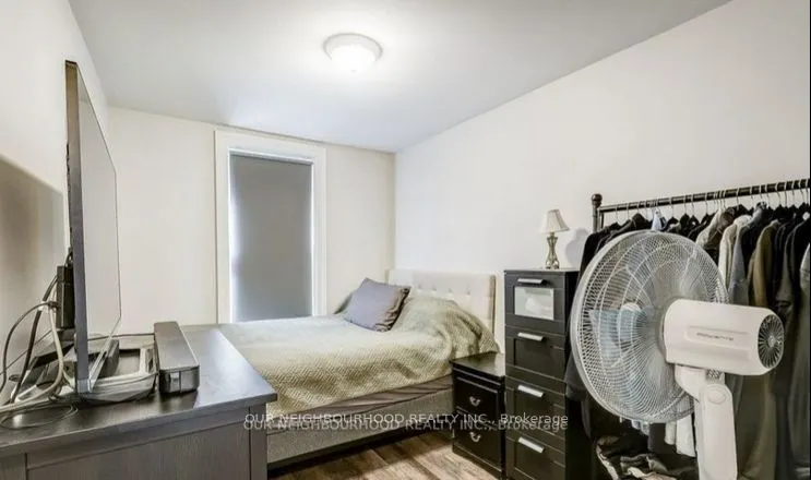 81 Wellington Street E