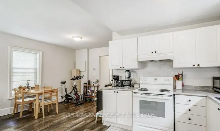 81 Wellington Street E