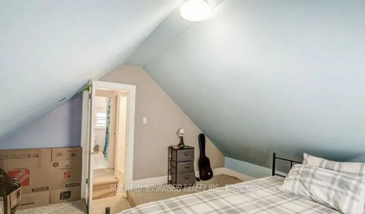 81 Wellington Street E