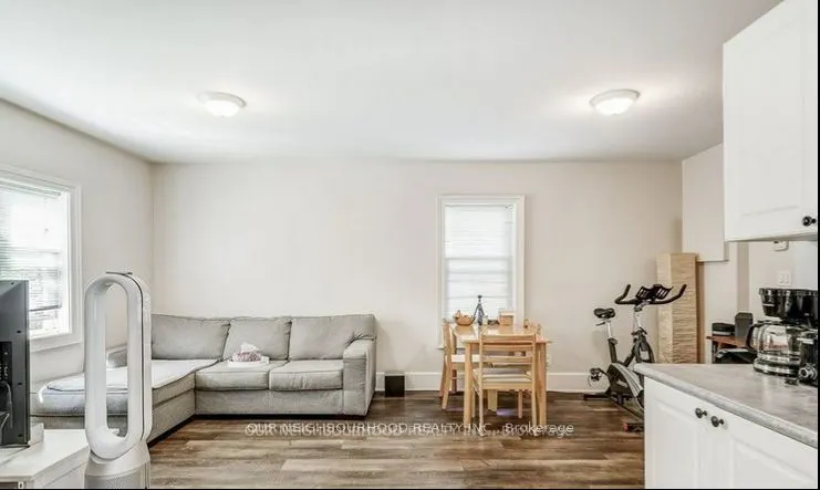 81 Wellington Street E