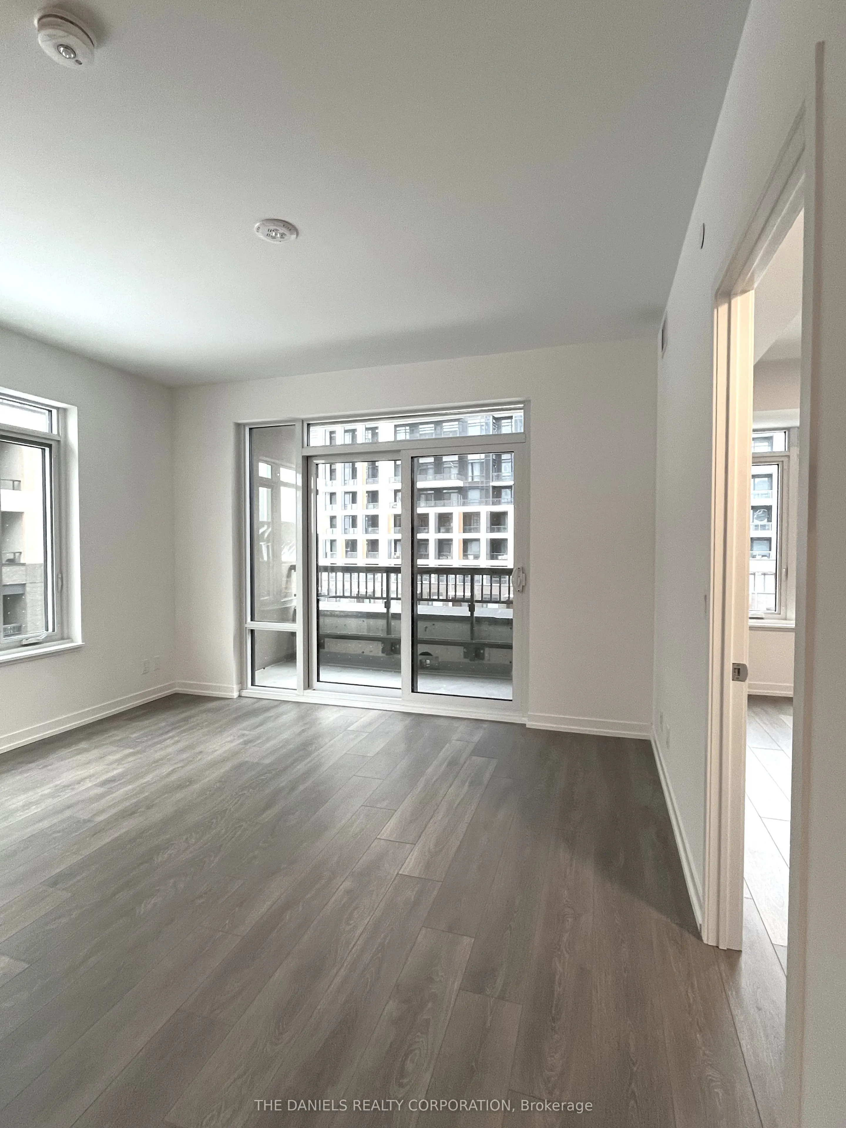 8 Beverley Glen Boulevard, #333