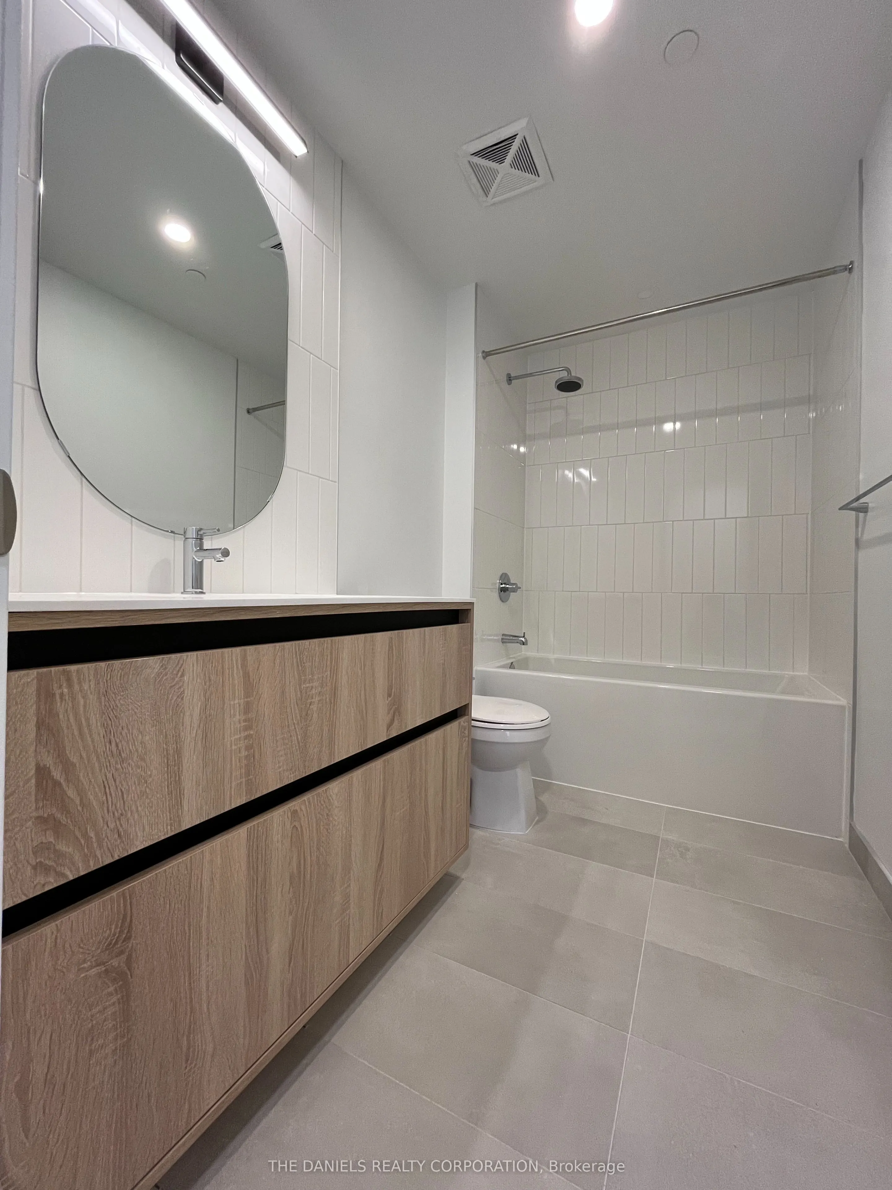 8 Beverley Glen Boulevard, #333