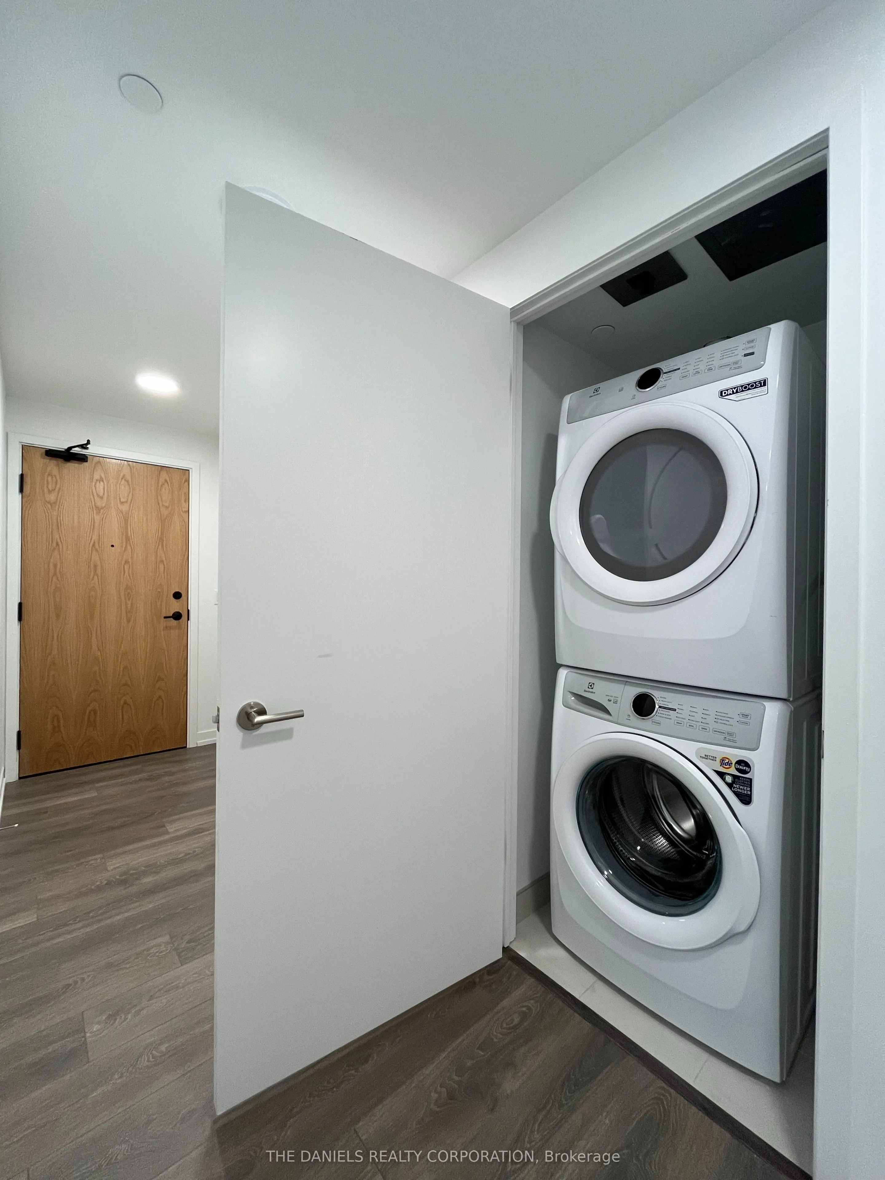 8 Beverley Glen Boulevard, #333