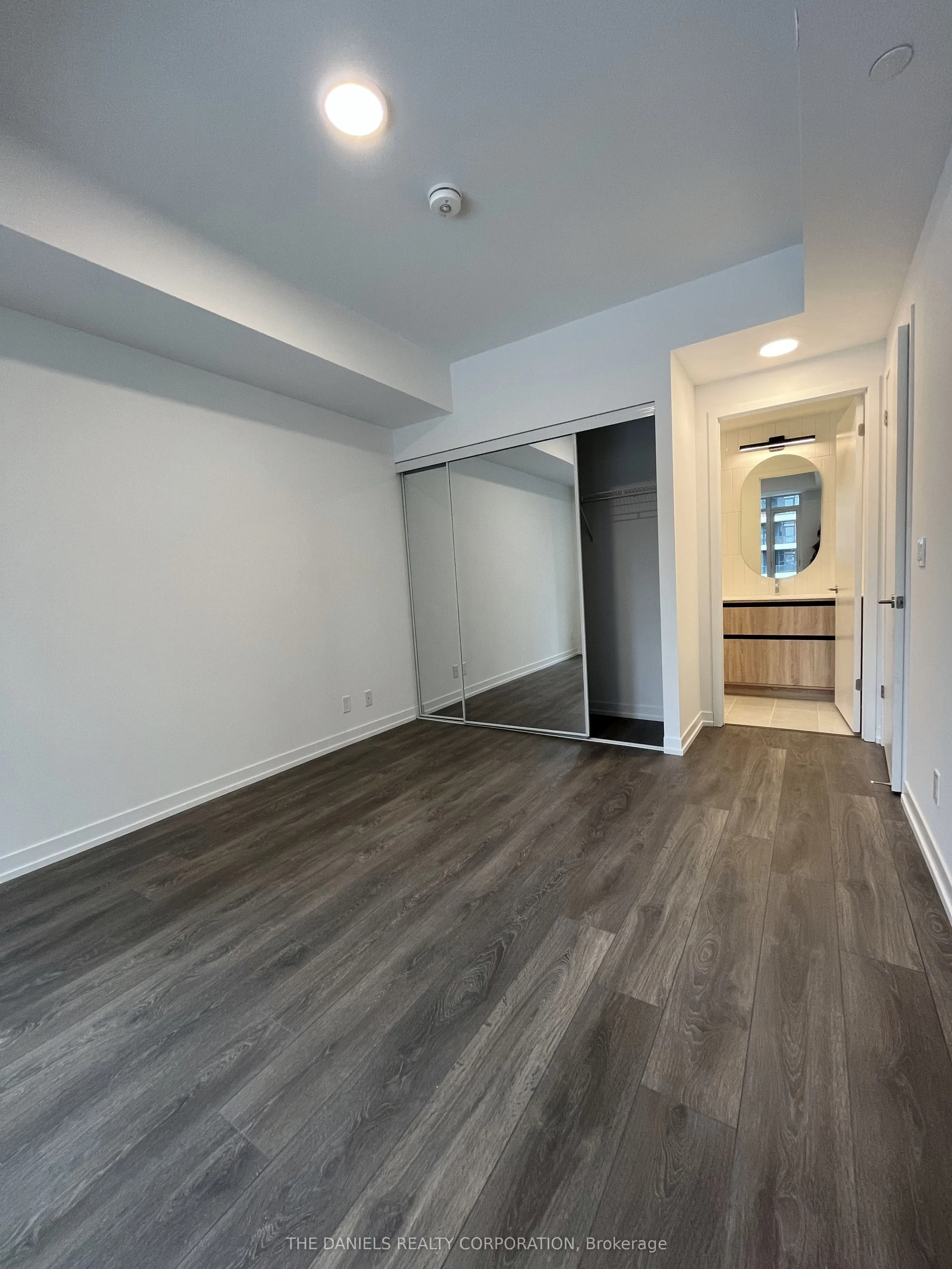 8 Beverley Glen Boulevard, #333