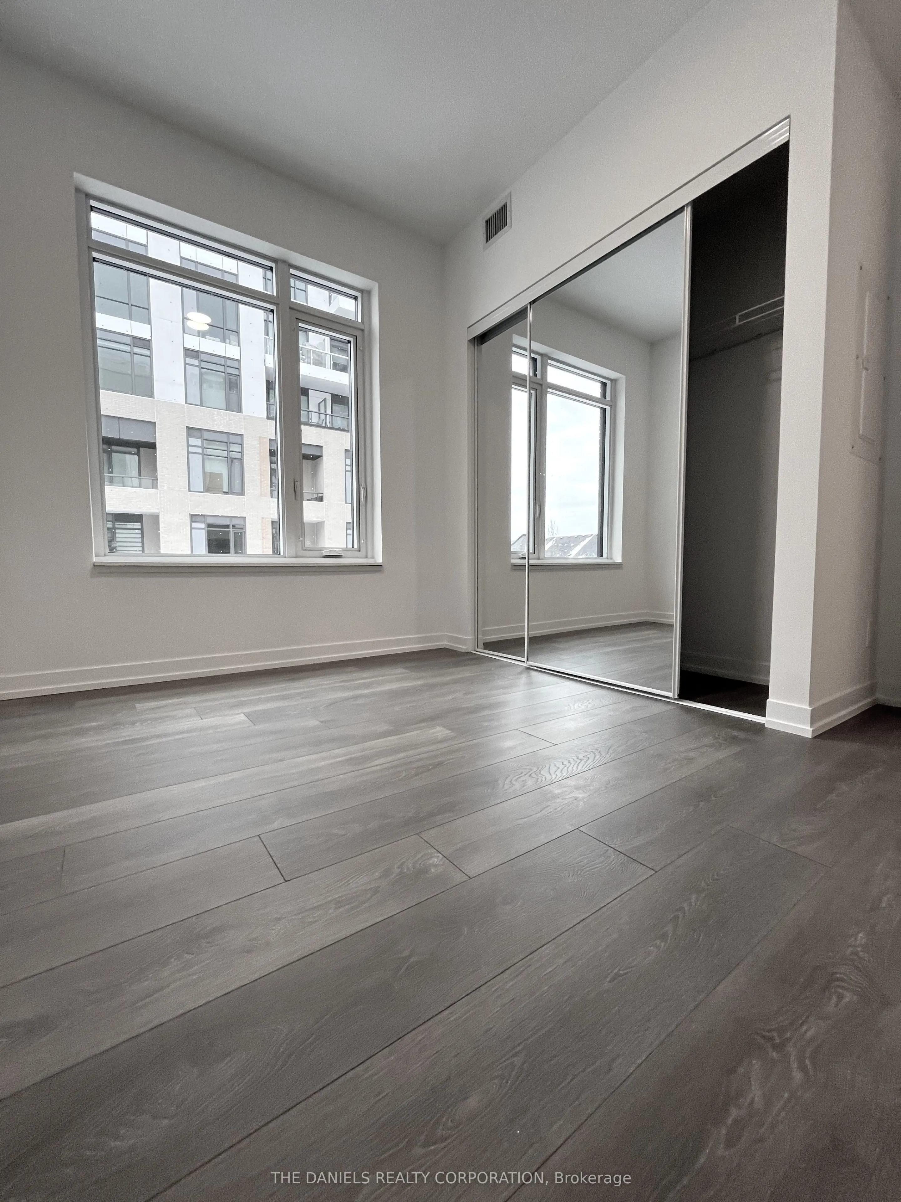 8 Beverley Glen Boulevard, #333