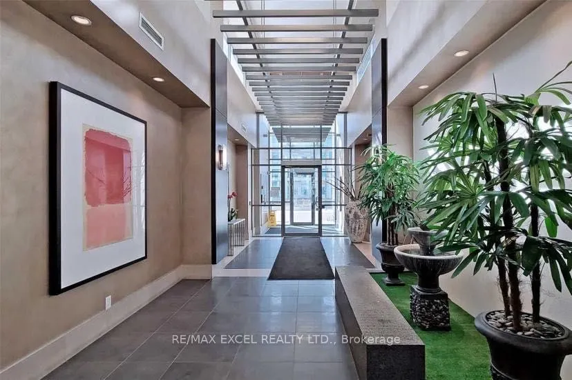 1 Upper Duke Crescent, #110