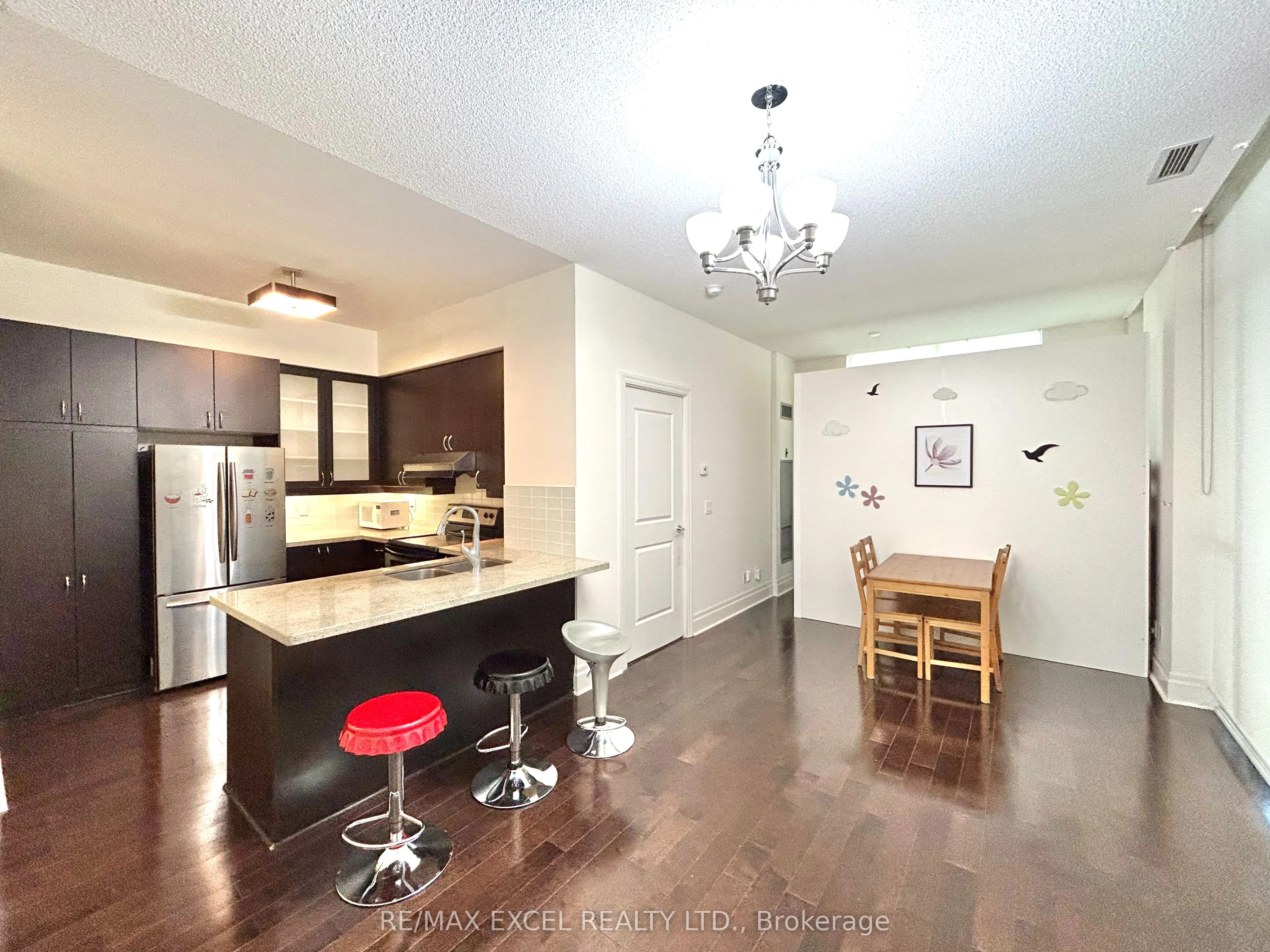 1 Upper Duke Crescent, #110