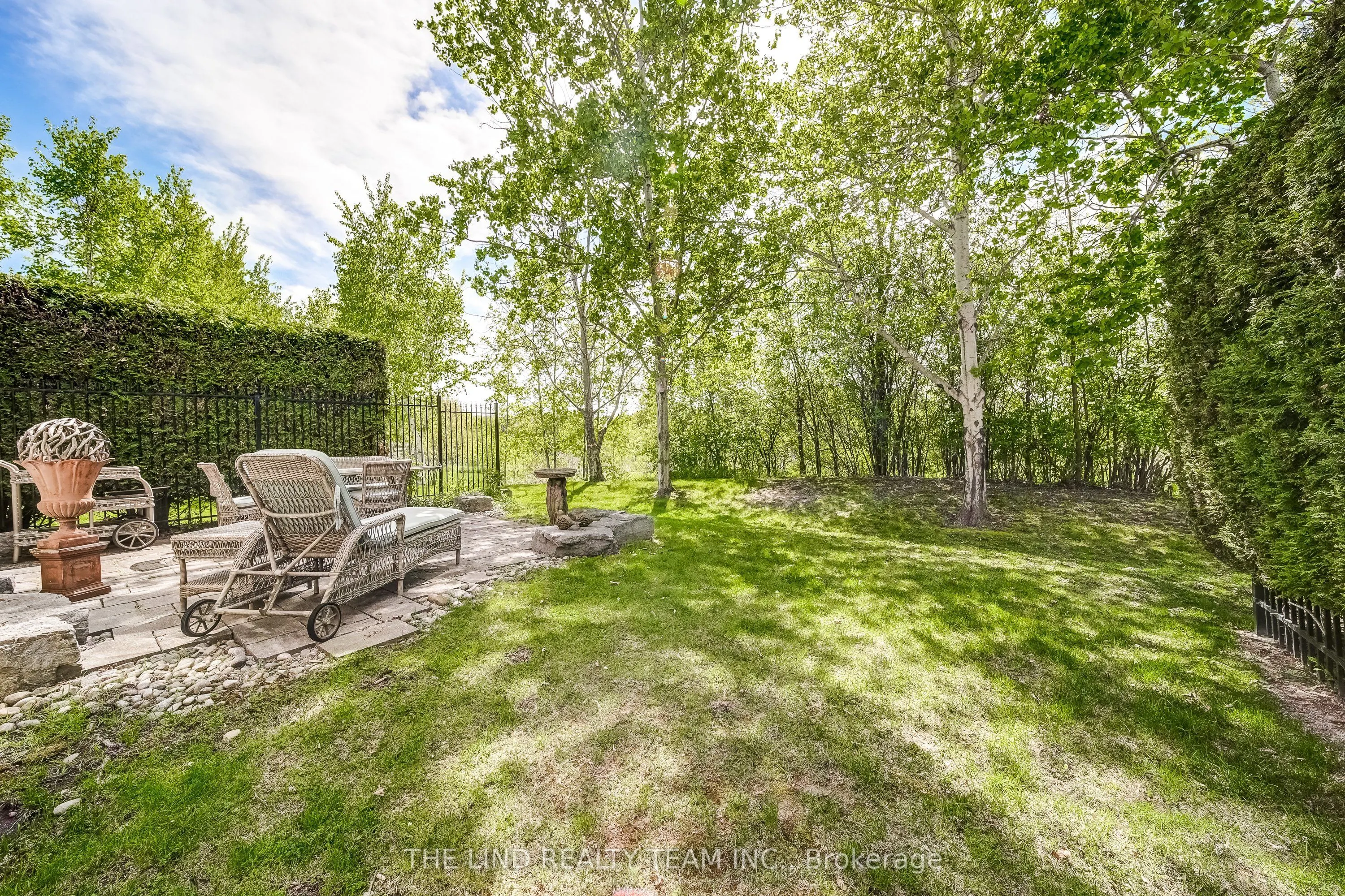 88 Stonecliffe Crescent, #22